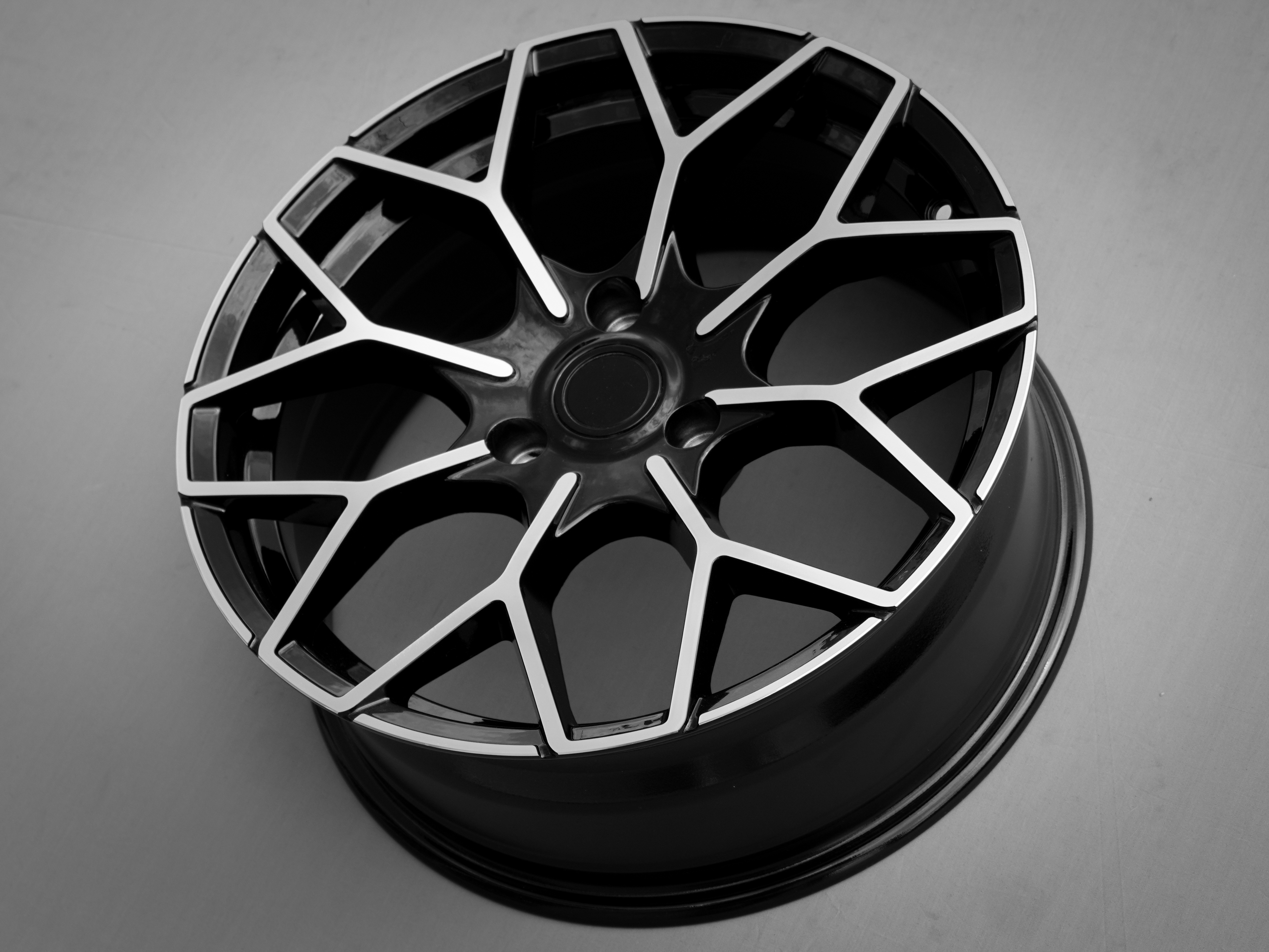 smart fortwo Custom Wheels - 451 Model - KUHLFX - Estremo BiColor - Set of 4 - 17"