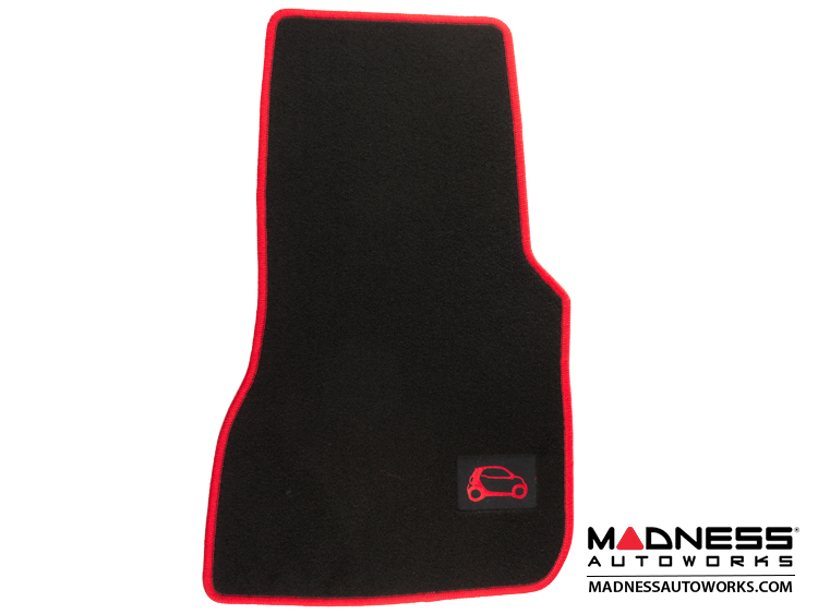 2-Piece Universal Car Floor Mats For Smart For Two (2004+) – Black & Red Carpet, UK Made